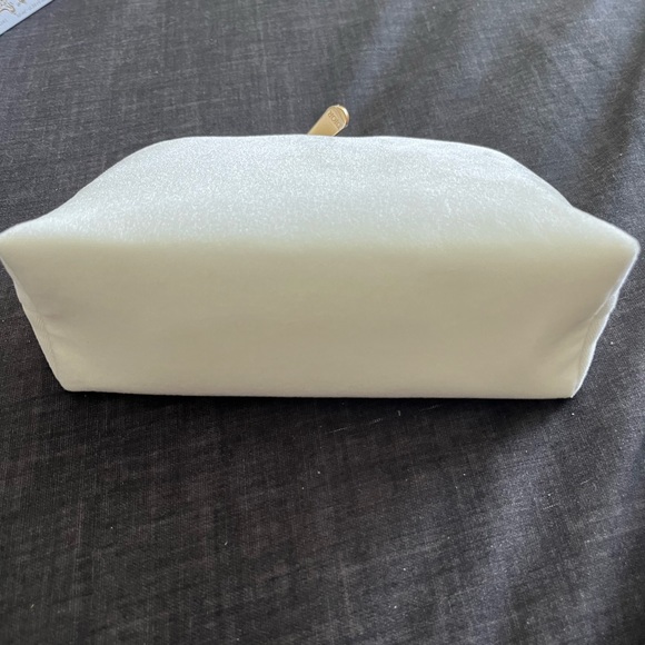 🤩NIB🤩 DIOR COSMETICS BAG - Picture 5 of 7